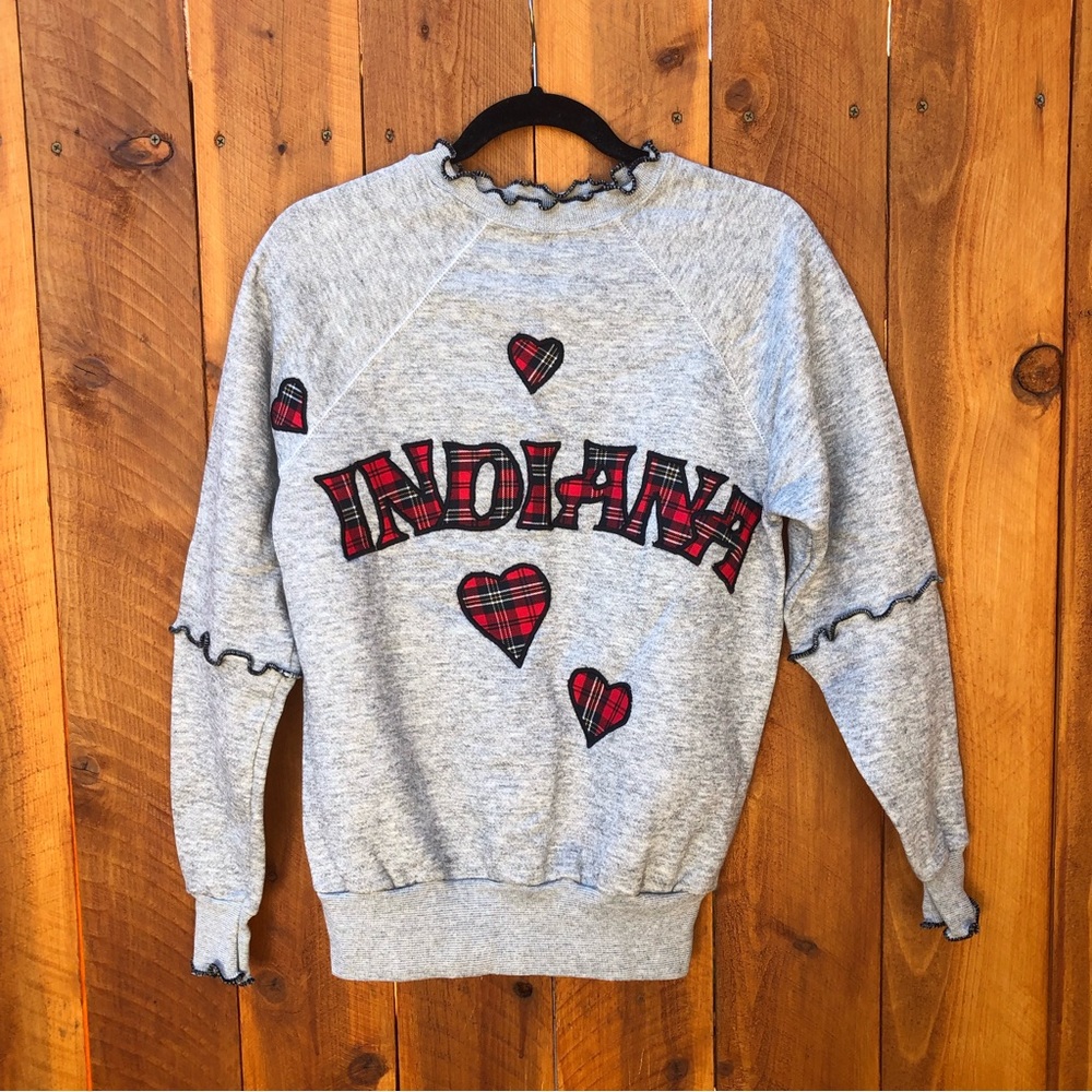 Vintage 80’s Embroidered Indiana Sweatshirt Gray Ruffled Collar & Sleeves Medium